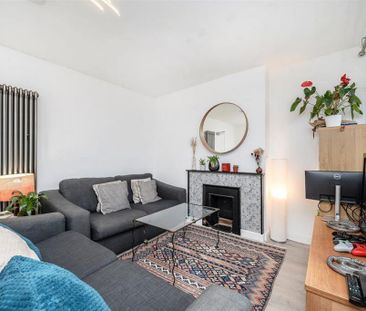 3 bedroom flat to rent - Photo 2
