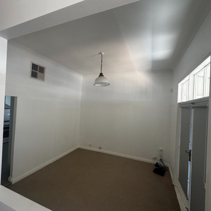 Beautifully Renovated 4-bedroom 2-bathroom Home. - Photo 1