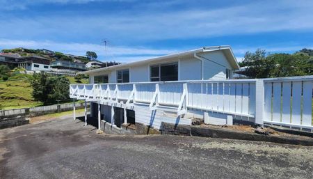 Ideal Family Home- Convenient Location - Photo 2