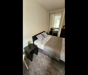 Room in a Shared House, Torquay Court, E14 - Photo 2