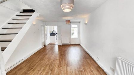 2 bedroom terraced house to rent - Photo 2