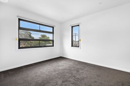 24A Wonganella Drive, Keilor East VIC 3033 - Photo 3