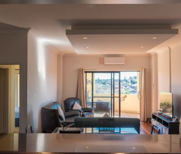 Fully Furnished 3 Bedroom Apartment with Ensuite, Large Covered Bal... - Photo 2