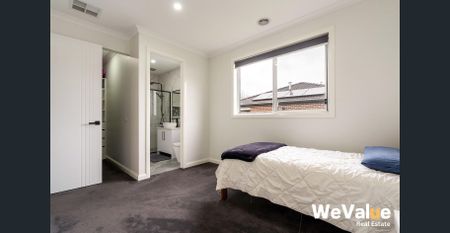 Spacious Family Living in a Prime Greenvale Location - Photo 3