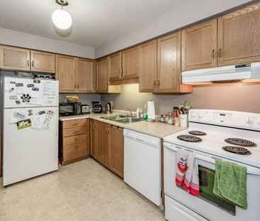 1055 Gordon St, Guelph - Photo 1