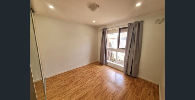 Neat 2 bedroom flat - Photo 1