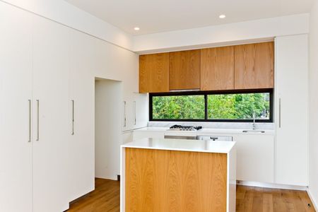 Modern One-Bedroom Apartment in an Ideal Location - Photo 2