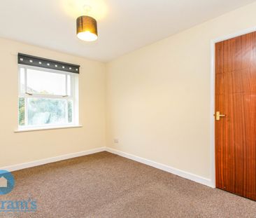 2 bed Flat for Rent - Photo 2