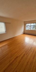 Spacious 2 Bedroom Condo close minutes to downtown - Photo 4