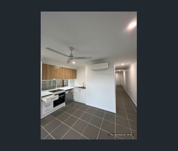 COMPACT DUPLEX, 2 AIR CONDS, GAS HOT WATER - PLEASE READ BELOW - GR... - Photo 6