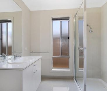 17 ANGUS COURT, Thurgoona NSW 2640 - House For Rent | Domain - Photo 3