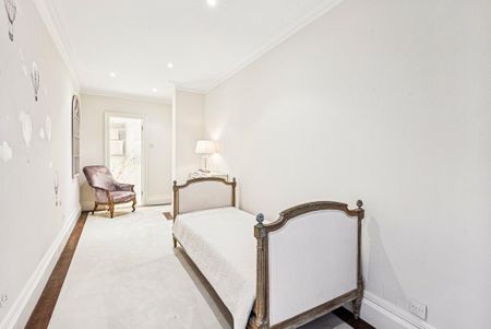 3 bedroom flat to rent - Photo 4