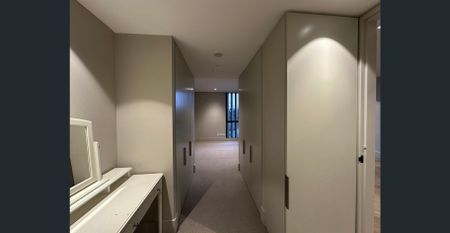 North Facing Stunning Two Bedroom Apartment - Photo 2