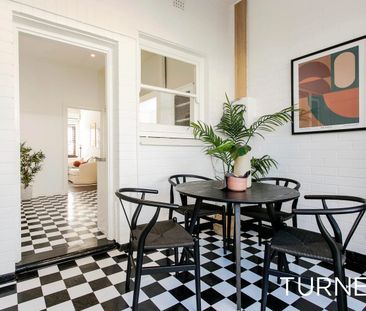 Beautifully renovated 2 bedroom home - Photo 6