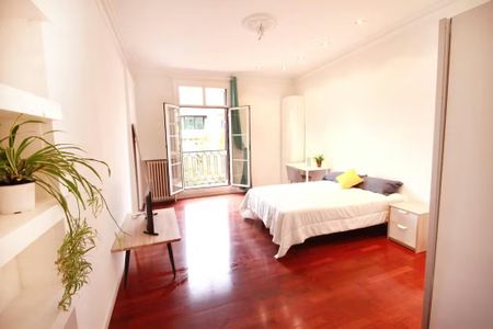 Carrer del Consell de Cent, Barcelona, Catalonia 08009 - Photo 4