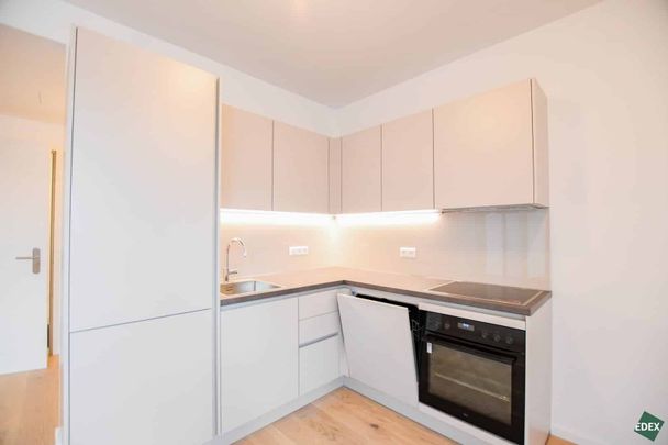 Erstbezug nach Sanierung: Schöne 2-Zimmer-Wohnung mit Top-Anbindung - Foto 1