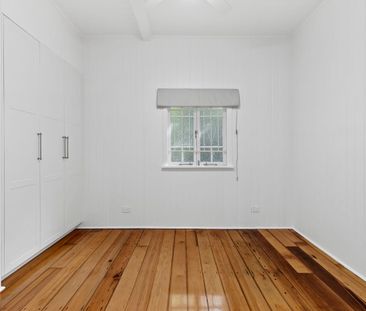 BEAUTIFUL THREE BEDROOM HOME - Photo 3