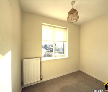 3 bed Semi-detached in Blackoak Road , Cardiff, CF23 6QX - Photo 4