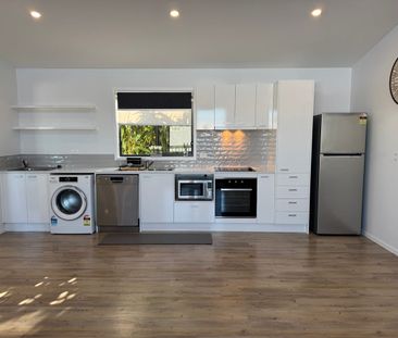 Light filled two bedroom granny flat - Photo 6