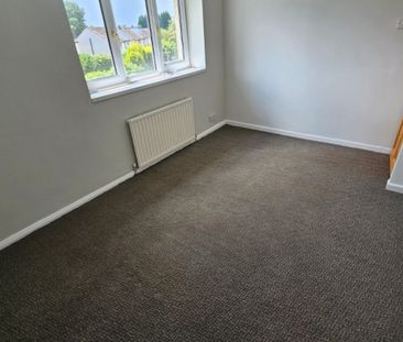 3 bed Semi-Detached - To Let - Photo 6