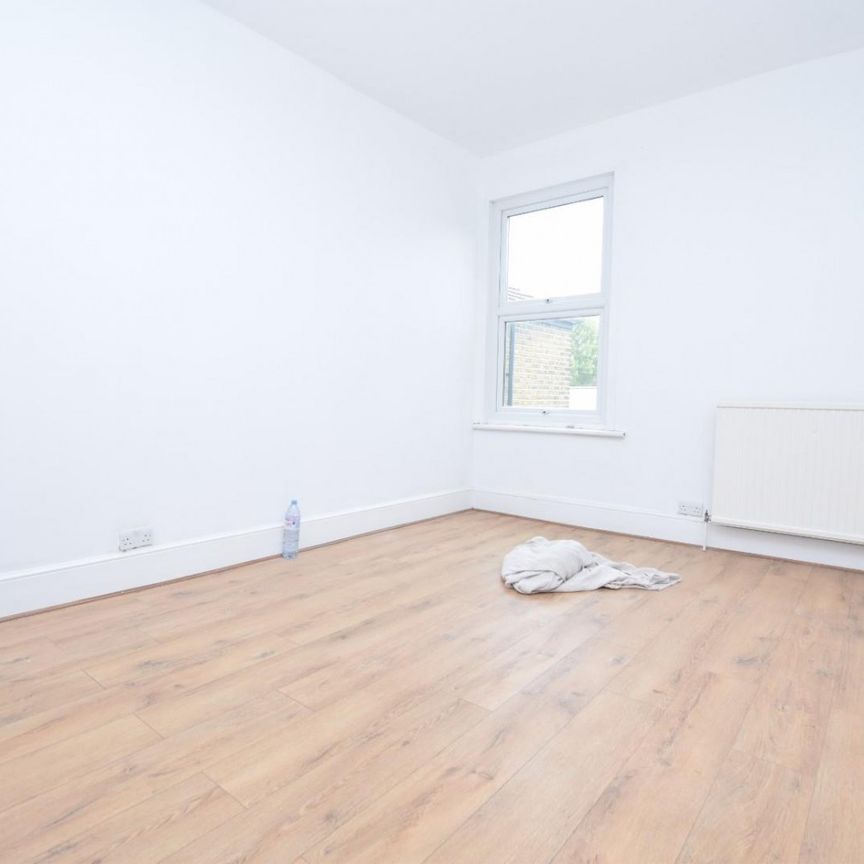 1 bedroom Flat To Let Total Size: 679 SQ FT - Photo 1
