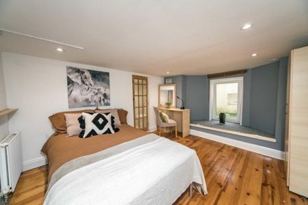 5 Bed Terraced House, Donnington Road, RG1 - Photo 4