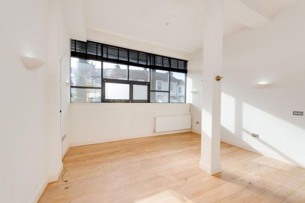 3 bedroom flat to rent - Photo 1