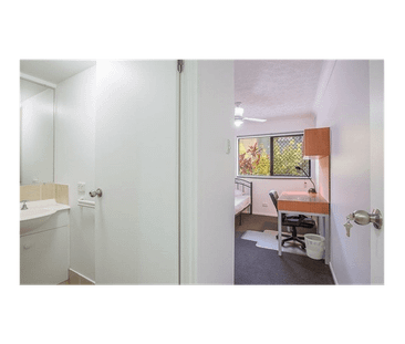 36a/7 Brown Street, Labrador, Qld 4215 - Photo 2