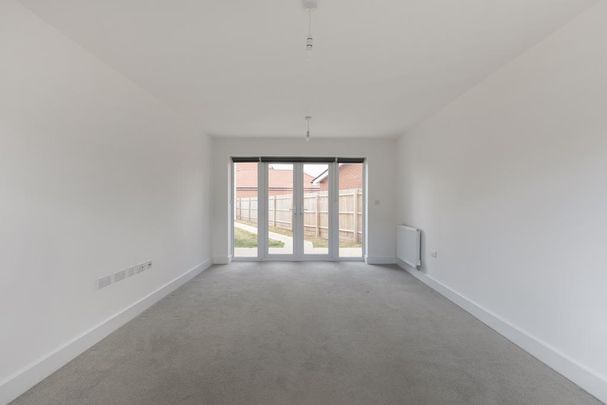 4 bedroom detached house to rent - Photo 1