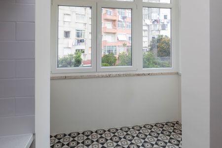 Apartamento T2 Remodelado em Alcântara - Photo 3