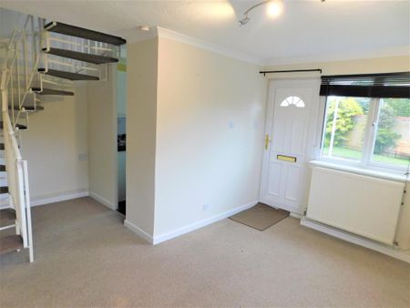 1 bedroom semi-detached house to rent - Photo 2