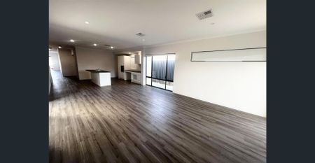 Modern 3x3 Home with Light-Filled Open-Plan Living - Photo 2