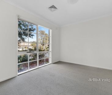 6 Tintern Rise, Glen Waverley - Photo 1