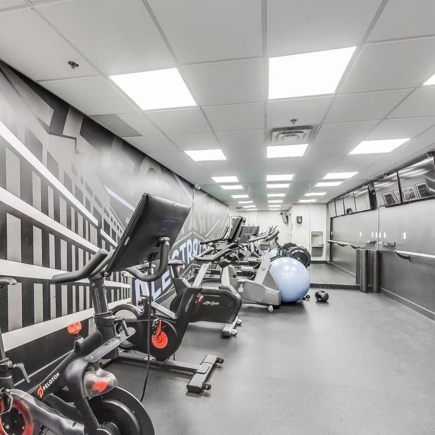 For Lease - 1029 King Street Unit# 827, Toronto, Ontario - Photo 1