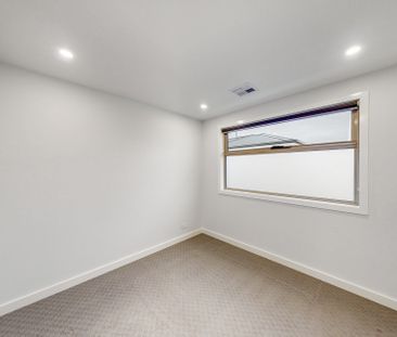 2/92 West Street, Hadfield - Photo 1