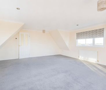 4 bedroom detached house to rent - Photo 3