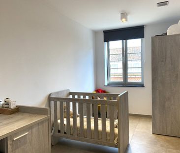 INSTAPKLAAR APPARTEMENT MET 2 SLPKS TERRAS | STAANPLAATS EN GARAGE - Foto 2