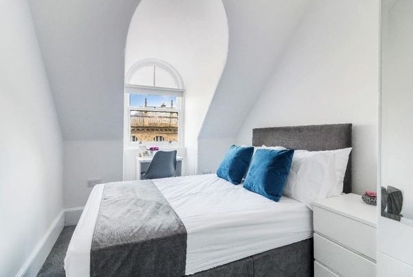 2 bedroom flat to rent - Photo 1