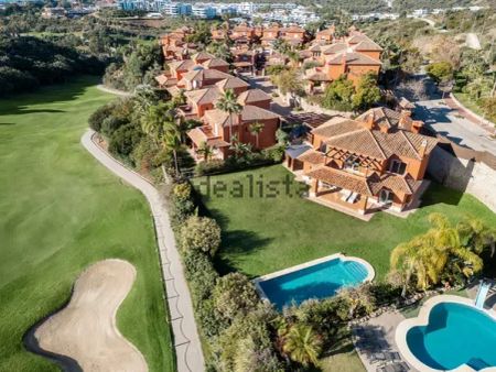 Alquiler de casa o chalet independiente en Lugar Urbanizacion Santa Clara Golf - Photo 3
