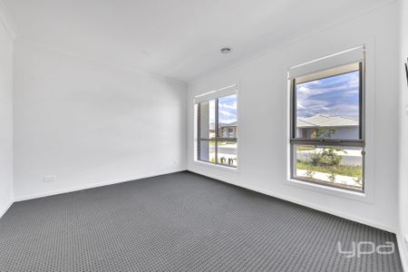 Well presented 3 bedroom 2 bathroom home - Photo 2