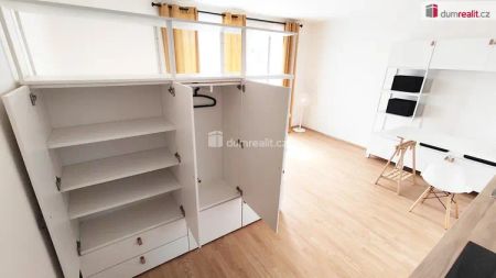 Světlý byt 1+kk, 32 m - Фото 3