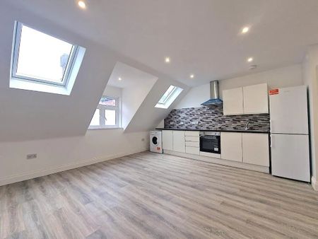 2 Bed Flat, West Green Road, N15 - Photo 4