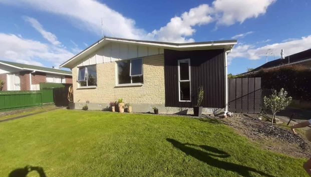3 Bedroom Totara Park Upper Hutt - Photo 1