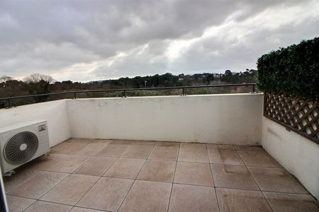 ALLAUCH COLLET BLANC. APPARTEMENT TYPE 3 AVEC TERRASSE ET DOUBLE BOX. - Photo 4