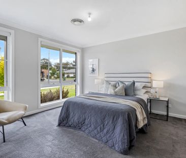 Light-Filled Family Living in a Premium North Orange Location - Photo 4