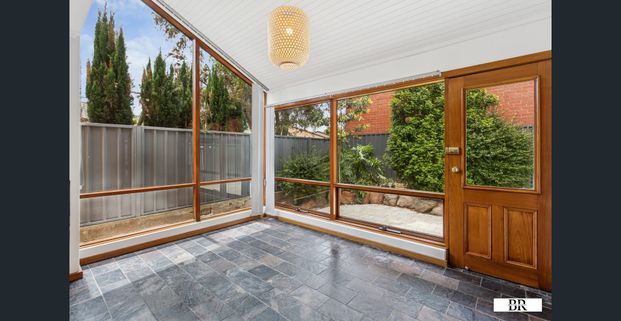 Secure & Stunning Light-Filled 2 Bed Townhouse! - Photo 1