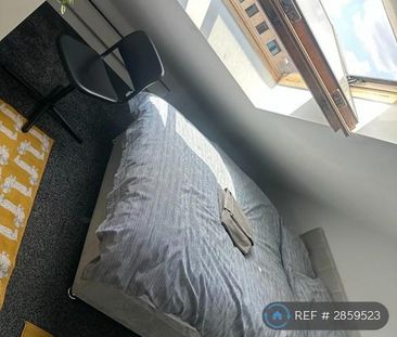 1 bedroom in a flat share to rent - Photo 5