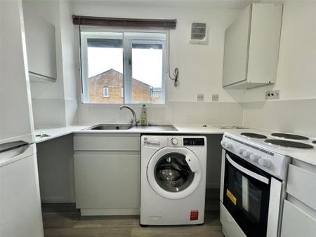 Studio to rent - Photo 5