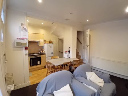 3 Bed - 67 Beechwood Terrace, Burley, Leeds - LS4 2NG - Student - Photo 5