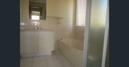 Large 3 Bedroom Unit - Photo 5
